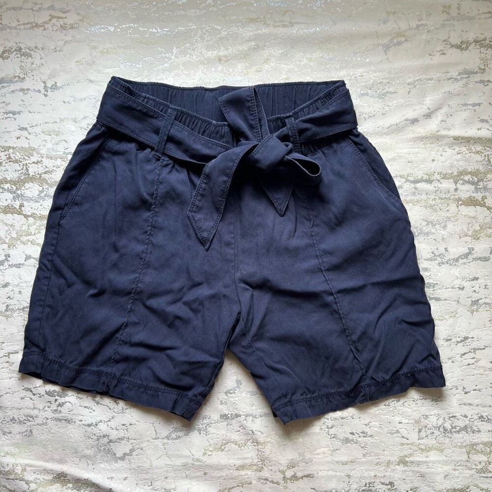 Liz Claiborne Lyocell Elastic Tie Waist Shorts 6” Inseam